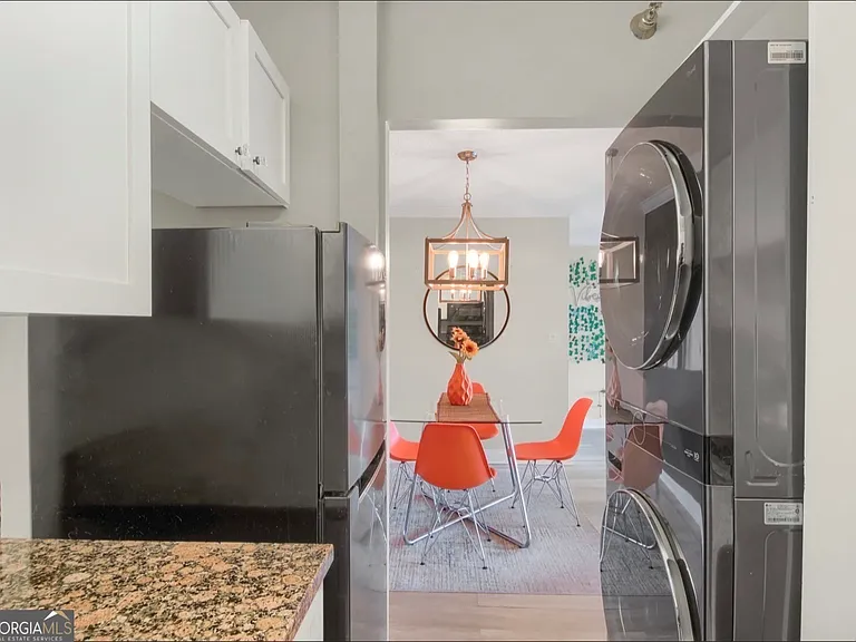 2479 Peachtree Rd NE — Photo 6