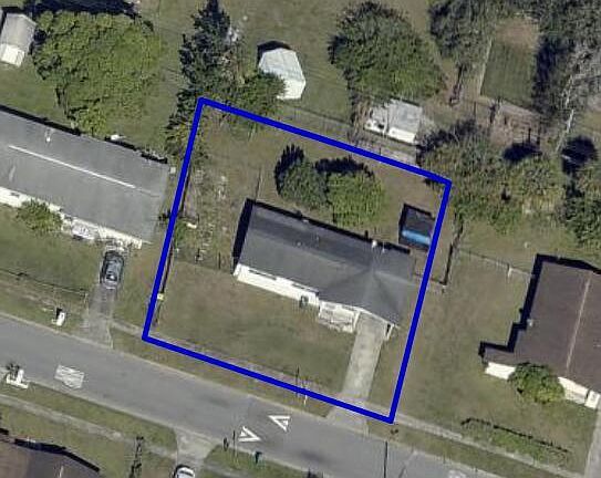 3rd image of 3710 Catalina Dr