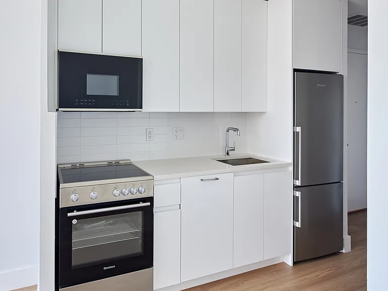 340 Lenox Rd #4B — Photo 4