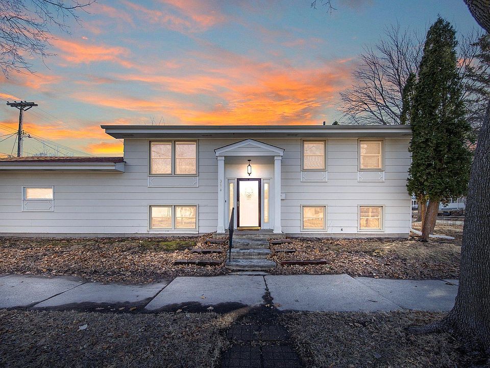1st image of 3654 Sheridan Ave N