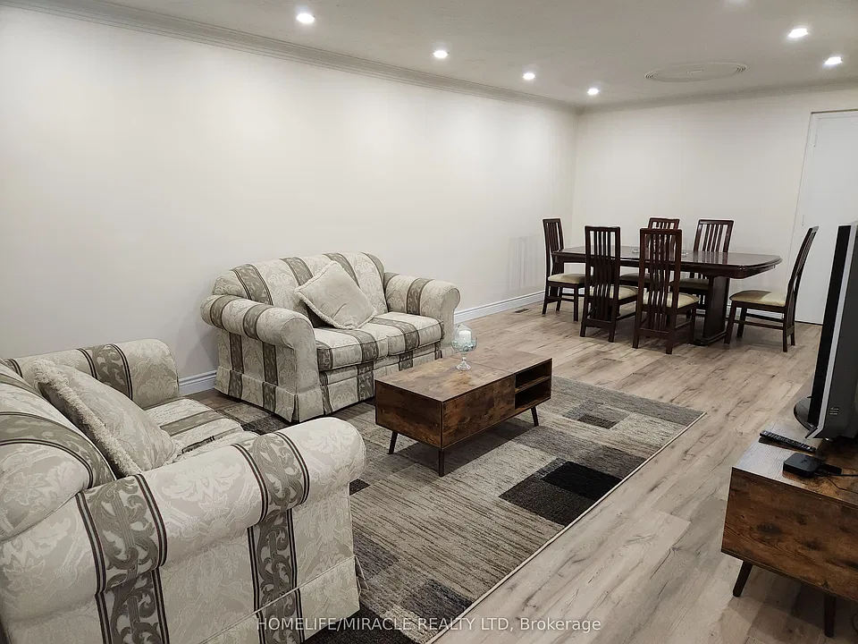 8 Tina Ct