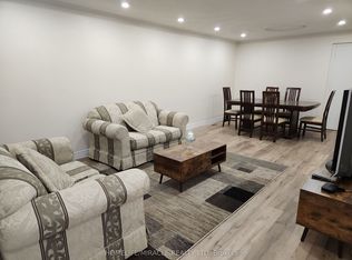 8 Tina Ct, Toronto, ON M3L 2H4