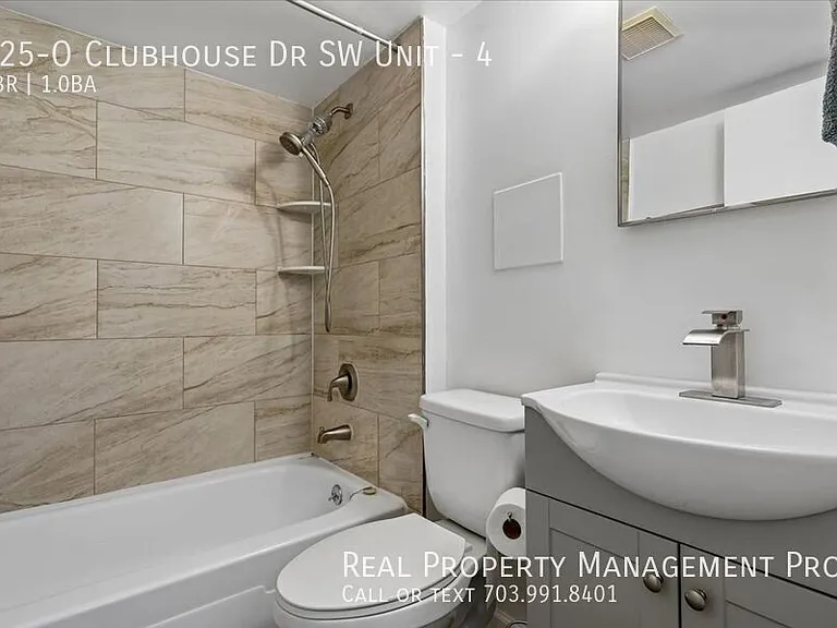 125O Clubhouse Dr SW #4 — Photo 16