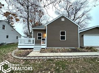 445 W 8th St, Garner, IA 50438
