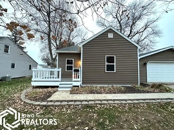 445 W 8th St, Garner, IA 50438