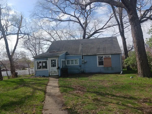 517 W 8th St, Rock Falls, IL 61071