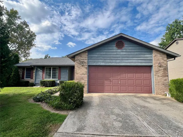 107 Chapel Dr, Collinsville, IL 62234