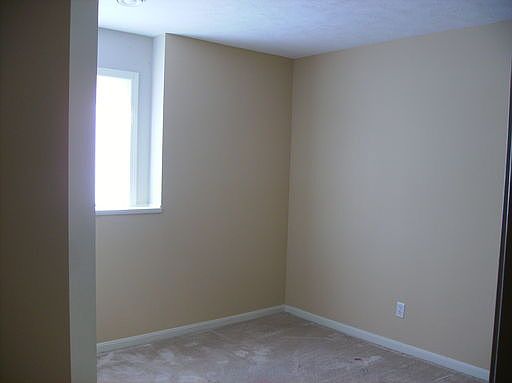 5th image of 841 Benson Ave NE