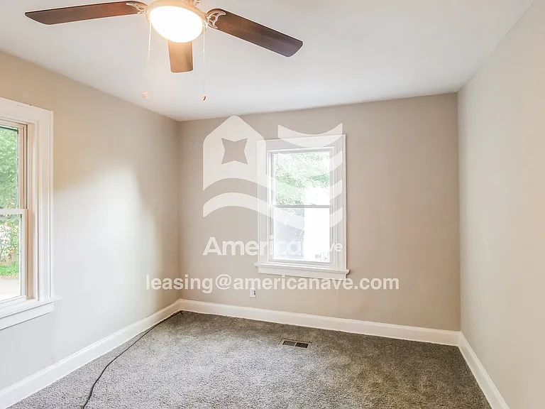 1347972_009_bedroom_13724430.jpg