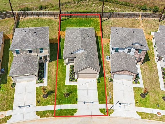 3rd image of 22862 Fulton Landing Dr
