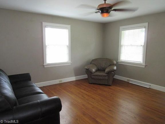 5th image of 625 W Westwood Ave