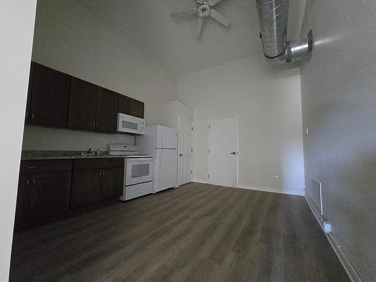 Campbell Lofts — Photo 14
