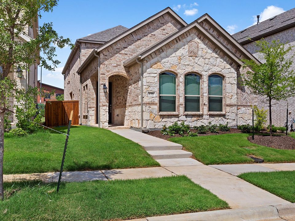 1st image of 175 McCartt Dr