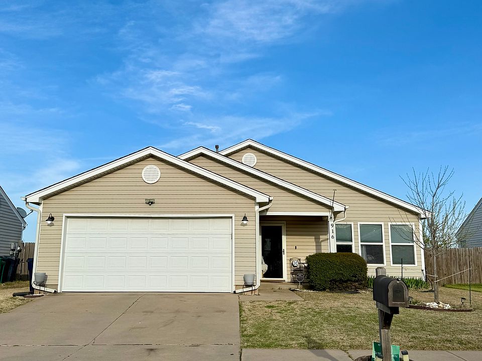 1st image of 916 Danbury Pl