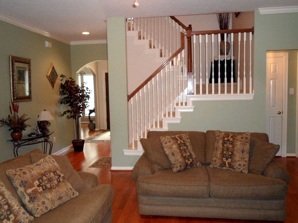 Family Room towards staircase