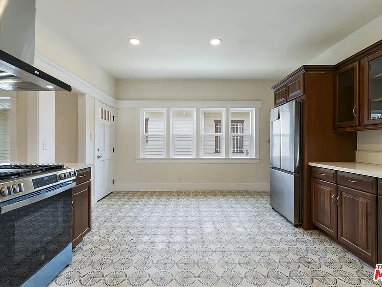 1828 W 41st Pl — Photo 10