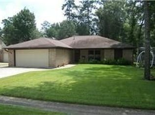 58 Greentree Ln, Conroe, TX 77304
