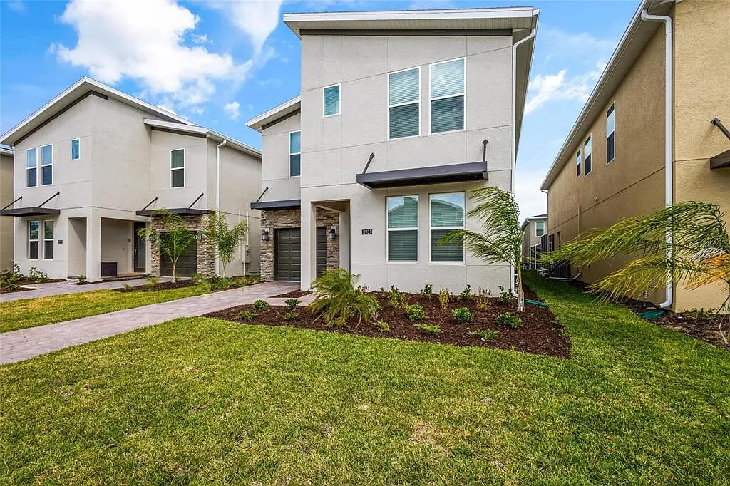 6 bed, 5.0 bath, 3275 sqft, $3,895 — Photo 3
