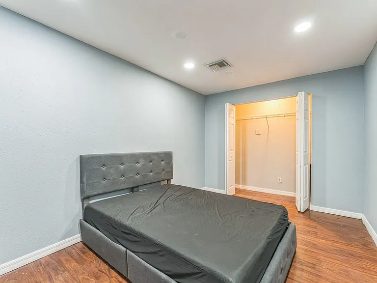 465 Rio Grande Ln #B — Photo 24