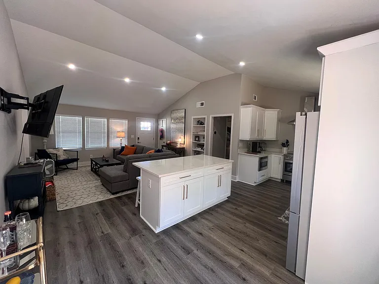 352 S Dean Rd — Photo 9