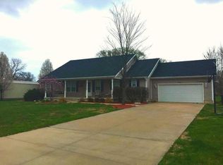 200 S Meadowlark Ln, Frontenac, KS 66763