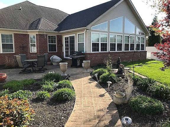 3rd image of 112 Fairfax Dr