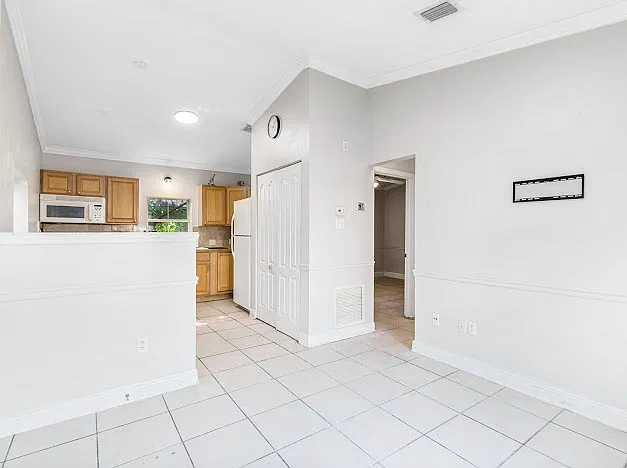 1417 Belgrade Ave — Photo 2