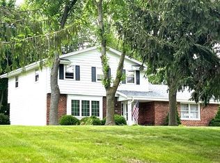 3315 S Ann Louise Dr, New Berlin, WI