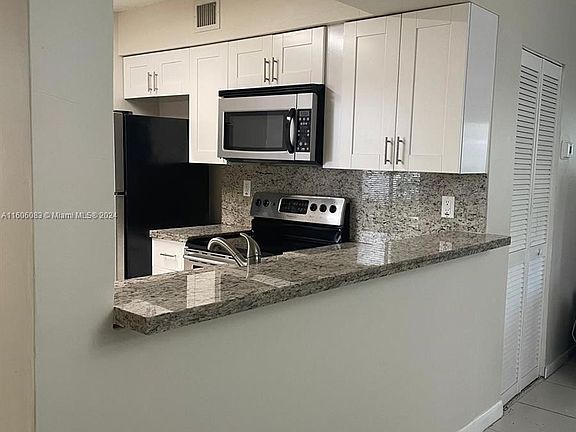 4th image of 14052 SW 91st Ter #14052