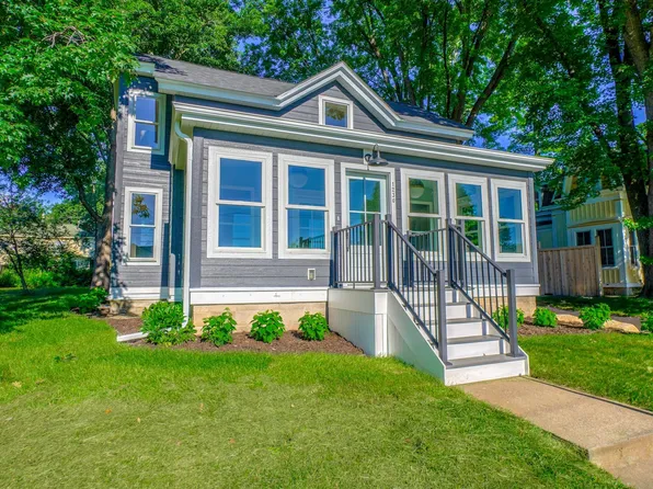 1230 3rd Ave S, Stillwater, MN 55082