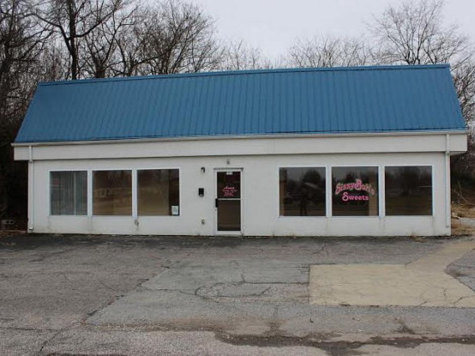 1st image of 2410 W Parrish Ave