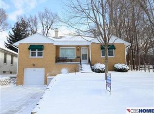 917 S 54th St, Omaha, NE 68106