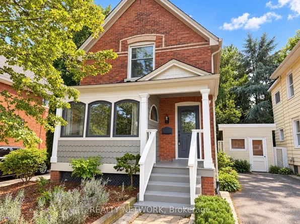 17 Gerrard St, Saint Catharines, ON L2R 5S8