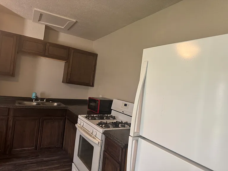 115 W Kansas Ave #20 — Photo 7