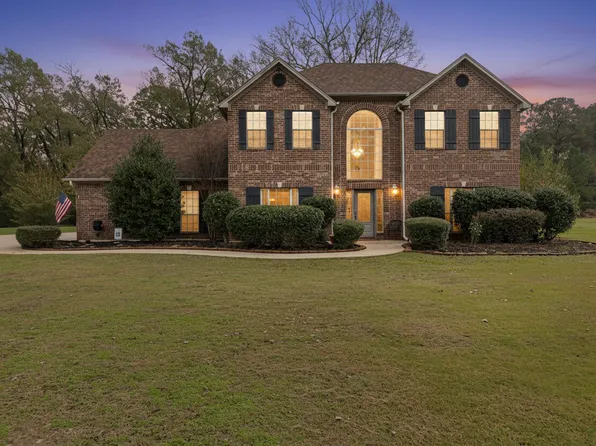 210 Whistler Ln, Hallsville, TX 75650