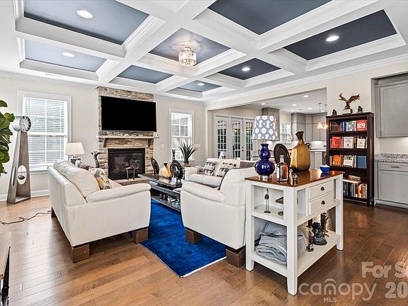 5th image of 4008 Pinot Way
