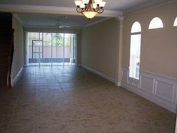 2nd image of 8914 Della Scala