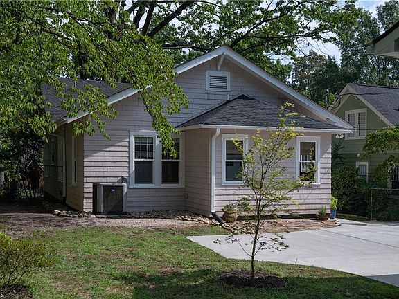 4th image of 2613 Beechwood St