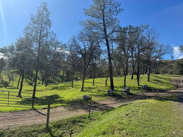21459 Gulch Trl, Bella Vista, CA 96008