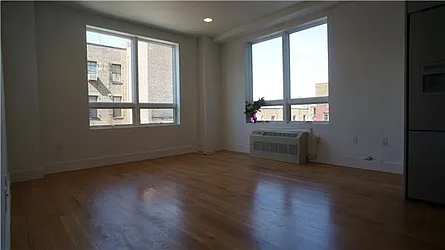 Rented by R New York