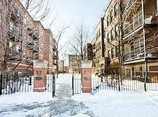 305 W Scott St APT 504, Chicago, IL 60610