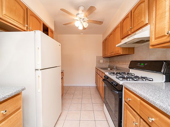 2nd image of 21-04 Hoyt Ave S #3A