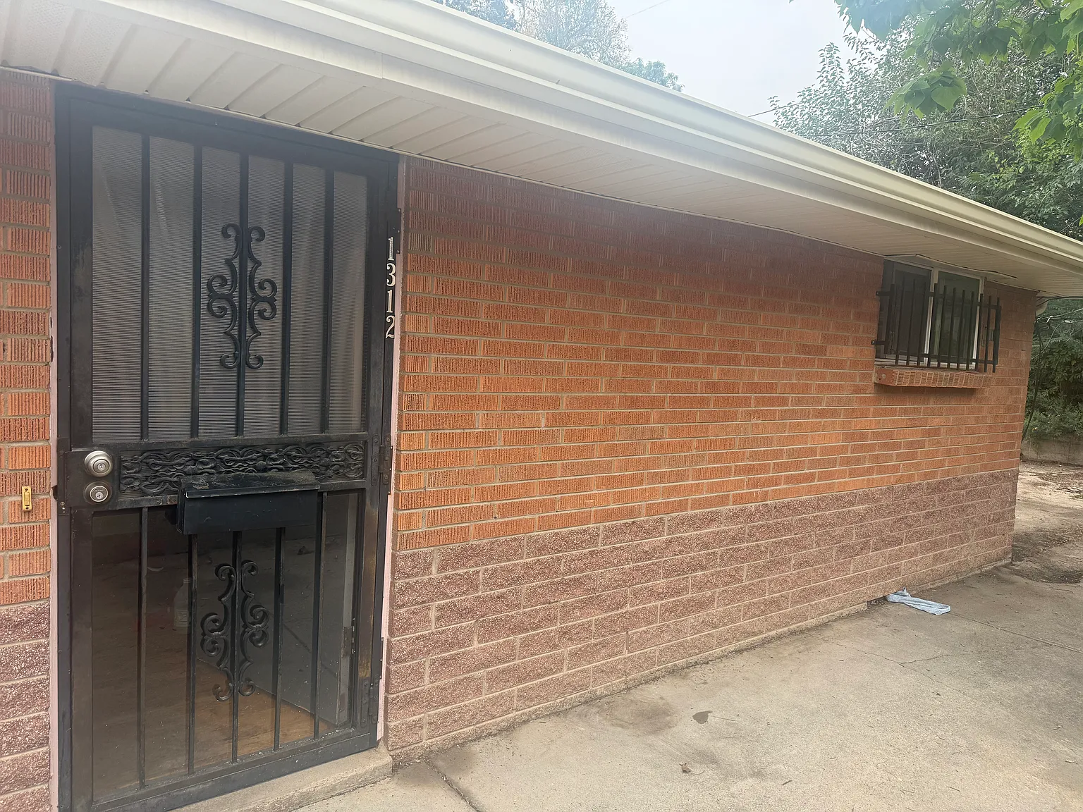 2 bed, 900 sqft, $1,800 — Photo 2