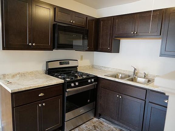 3rd image of 562 Holly Ave APT 101