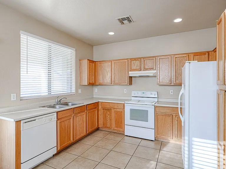 12611 W Campina Dr — Photo 6
