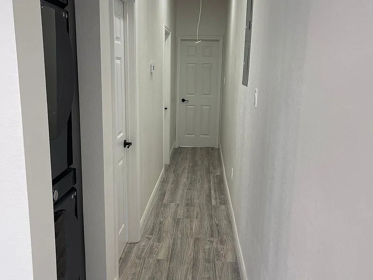 836 N Beckley Ave — Photo 6