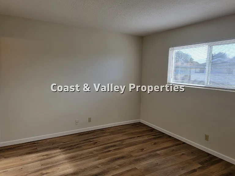 281 Katherine Ave — Photo 5