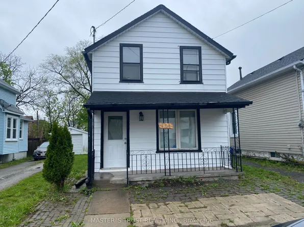 4744 Park St, Niagara Falls, ON L2E 2R1