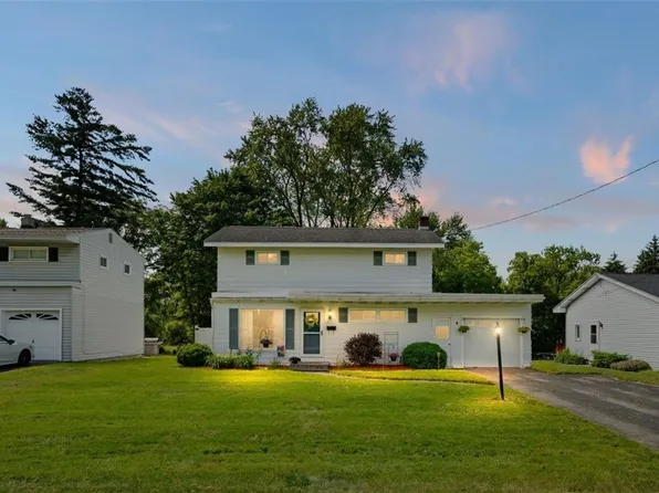 111 Fairway Dr, New Hartford, NY 13413