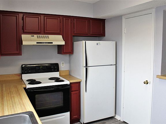5th image of 2817 Wimbledon Ct APT D
